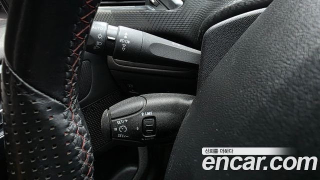 Peugeot 2008 1.5 BlueHDi GT Line 2019 — фото 27