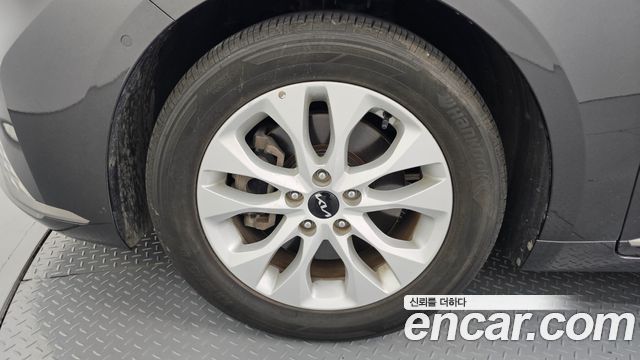 Kia K8 2.5 Gasoline 2WD Noblesse 2022 — фото 5