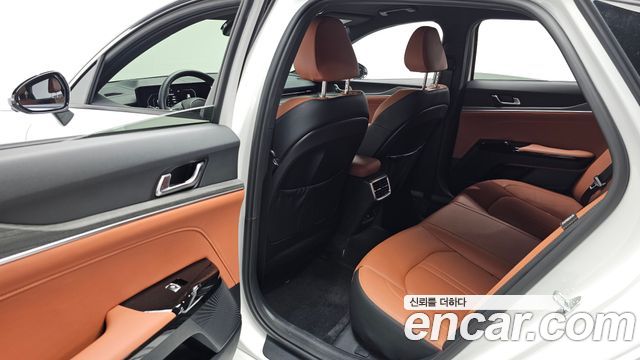 Kia K5 (III) 2.0 Noblesse 2024 — фото 12