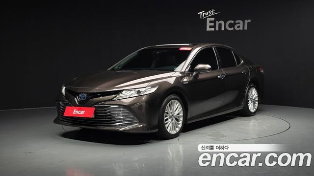 Toyota Camry (XV70) 2.5 XLE Hybrid 2019 — фото 1