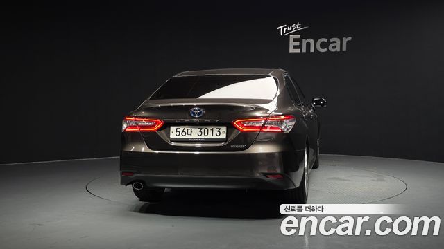 Toyota Camry (XV70) 2.5 XLE Hybrid 2019 — фото 4