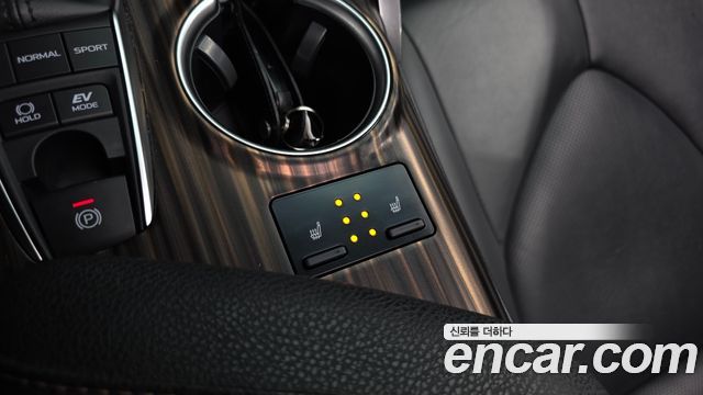 Toyota Camry (XV70) 2.5 XLE Hybrid 2019 — фото 22