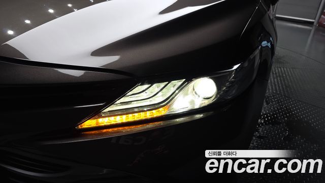 Toyota Camry (XV70) 2.5 XLE Hybrid 2019 — фото 28