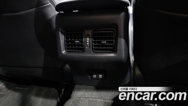 Toyota Camry (XV70) 2.5 XLE Hybrid 2019 — фото 38