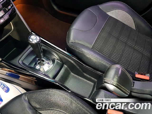 Peugeot 2008 1.6 BlueHDi Feline 2015 — фото 9