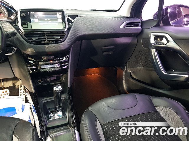 Peugeot 2008 1.6 BlueHDi Feline 2015 — фото 16