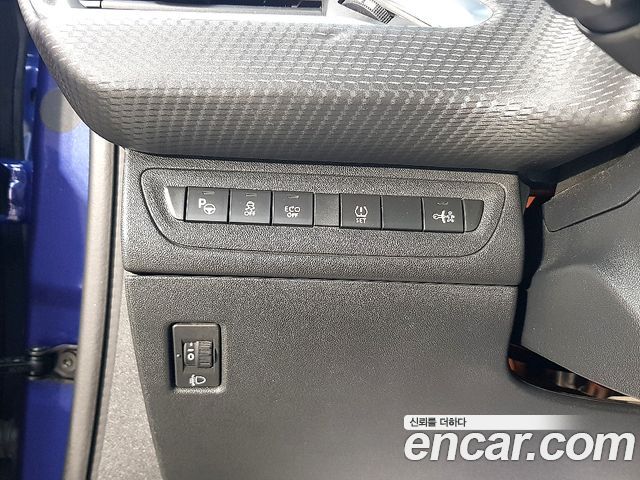 Peugeot 2008 1.6 BlueHDi Feline 2015 — фото 19