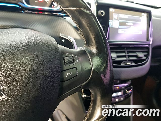 Peugeot 2008 1.6 BlueHDi Feline 2015 — фото 22