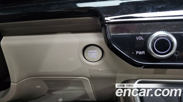 Kia Carnival (IV) HEV 9seater Signature 2025 — фото 30
