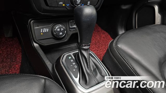 Jeep Renegade 2.0 Diesel Limited AWD 2018 — фото 9