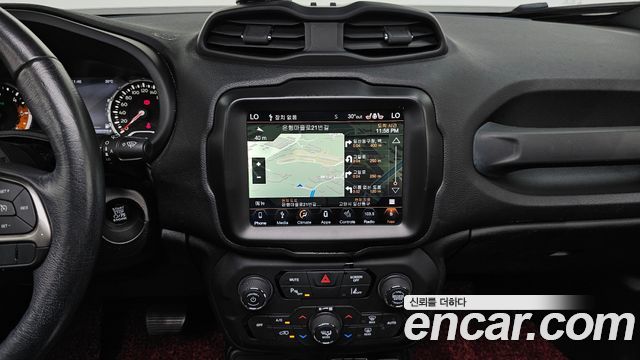 Jeep Renegade 2.0 Diesel Limited AWD 2018 — фото 14