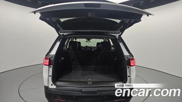 Chevrolet Traverse 3.6 AWD LT Leather Premium 2020 — фото 36