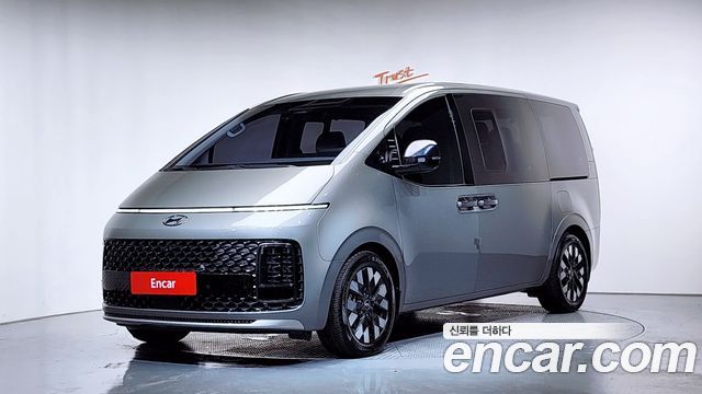 Hyundai Staria 4WD Lounge 9-Seater Inspiration 2023 — фото 1