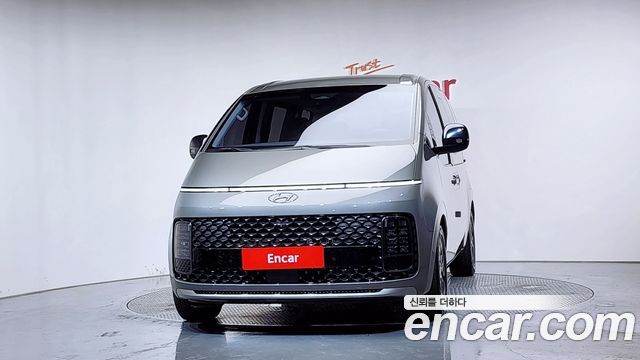 Hyundai Staria 4WD Lounge 9-Seater Inspiration 2023 — фото 3