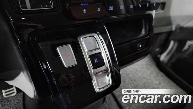 Hyundai Staria 4WD Lounge 9-Seater Inspiration 2023 — фото 9