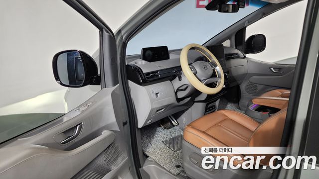Hyundai Staria 4WD Lounge 9-Seater Inspiration 2023 — фото 10