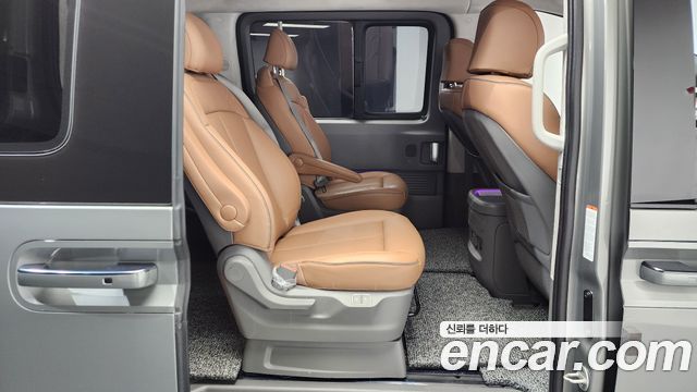 Hyundai Staria 4WD Lounge 9-Seater Inspiration 2023 — фото 11