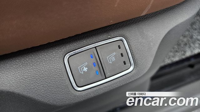 Hyundai Staria 4WD Lounge 9-Seater Inspiration 2023 — фото 19