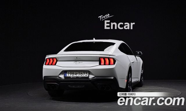 Ford Mustang (VII) 2.3 EcoBoost Premium Coupe 2024 — фото 4
