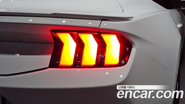 Ford Mustang (VII) 2.3 EcoBoost Premium Coupe 2024 — фото 23
