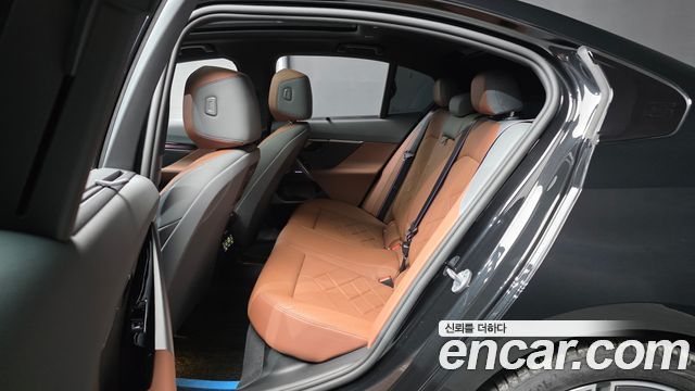 BMW 5 Series (G60) 530i xDrive M Sport Pro Special Edition 2026 — фото 12