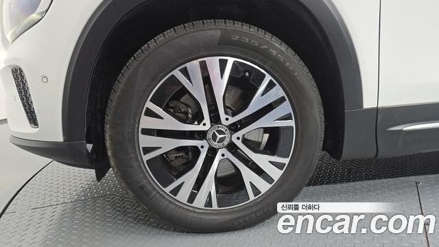 Mercedes-Benz GLB-Class (X247) GLB200 d 2024 — фото 5