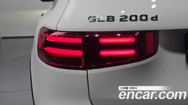 Mercedes-Benz GLB-Class (X247) GLB200 d 2024 — фото 23