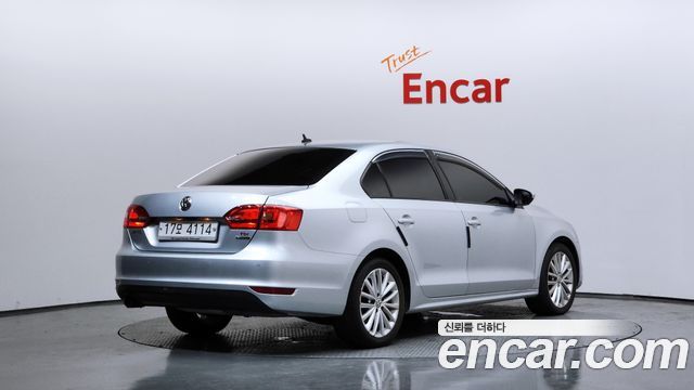 Volkswagen Jetta 1.6 TDI Blue Motion 6th 2012 — фото 2
