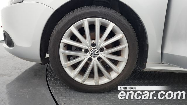 Volkswagen Jetta 1.6 TDI Blue Motion 6th 2012 — фото 5