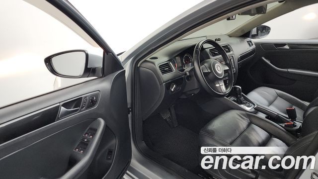 Volkswagen Jetta 1.6 TDI Blue Motion 6th 2012 — фото 10