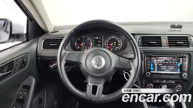 Volkswagen Jetta 1.6 TDI Blue Motion 6th 2012 — фото 13
