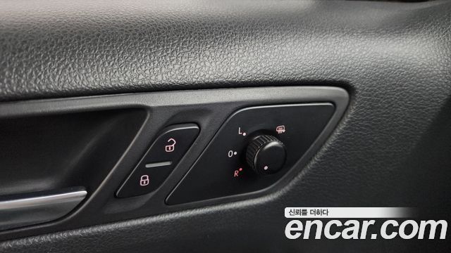 Volkswagen Jetta 1.6 TDI Blue Motion 6th 2012 — фото 17
