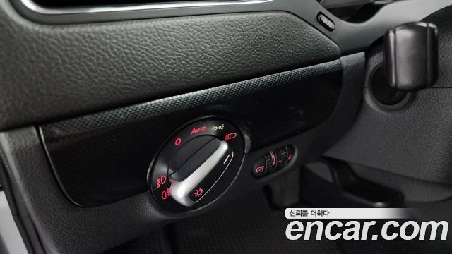 Volkswagen Jetta 1.6 TDI Blue Motion 6th 2012 — фото 18