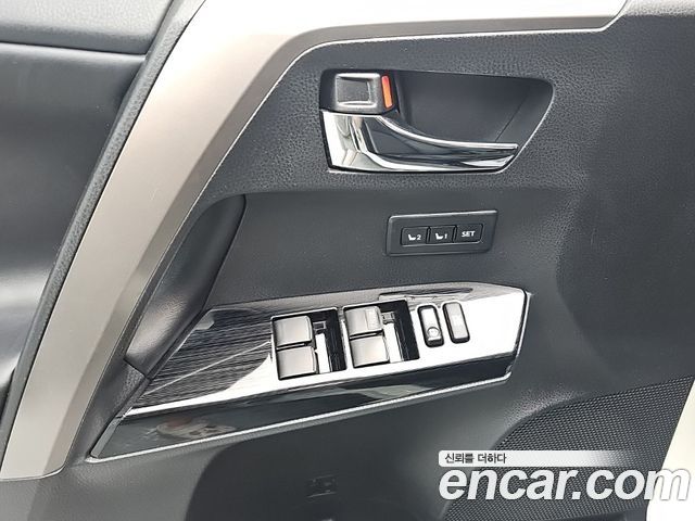 Toyota RAV4 2.5 4WD Hybrid 4th 2018 — фото 19