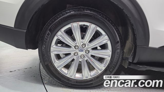 Ford Explorer (VI) 2.3 LimIted 4WD 2020 — фото 5