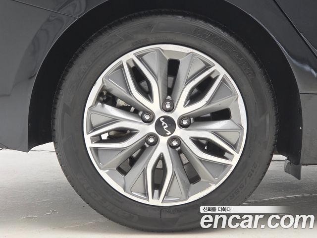 Kia K5 Hybrid (III) Noblesse 2023 — фото 18