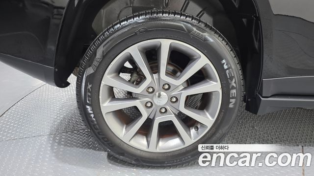 Jeep Compass 2.4 Limited 1st 2016 — фото 5