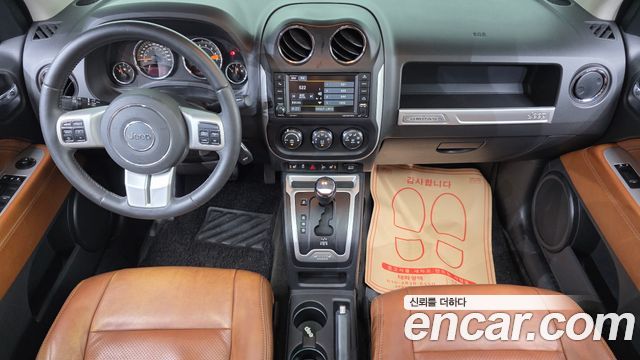 Jeep Compass 2.4 Limited 1st 2016 — фото 7