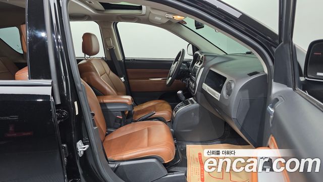 Jeep Compass 2.4 Limited 1st 2016 — фото 10