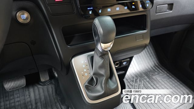 Hyundai Staria 4WD Tourer 11-Seater Modern 2025 — фото 9