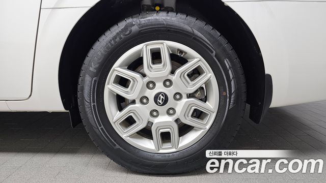 Hyundai Staria 4WD Tourer 11-Seater Modern 2025 — фото 21