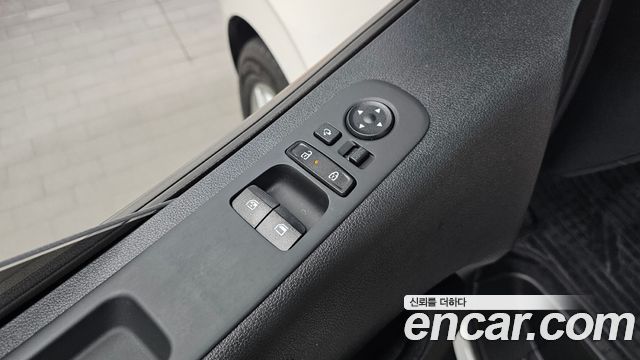 Hyundai Staria 4WD Tourer 11-Seater Modern 2025 — фото 30