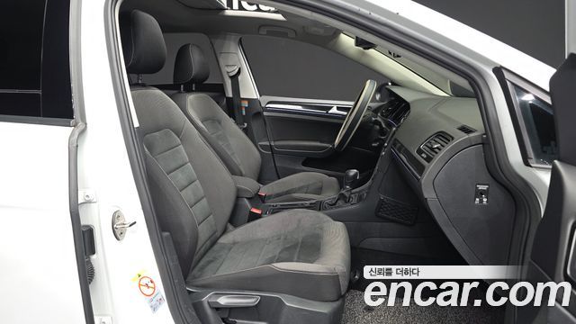 Volkswagen Golf (VII) 2.0 TDI 2016 — фото 11
