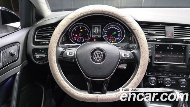 Volkswagen Golf (VII) 2.0 TDI 2016 — фото 13