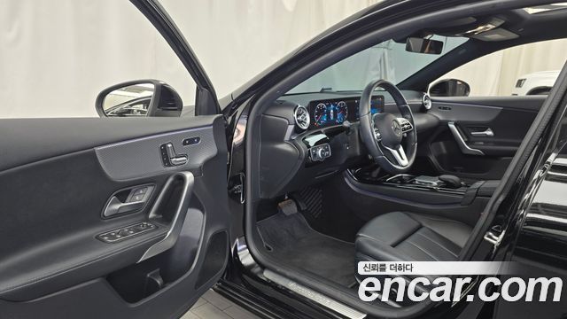 Mercedes-Benz A-Class (W177) A220 Hatchback 2021 — фото 10