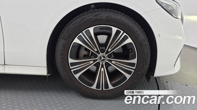 Mercedes-Benz E-Class (W214) E200 Avantgarde 2025 — фото 21