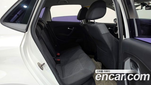 Volkswagen Polo 1.6 TDI R-Line 5th 2014 — фото 12