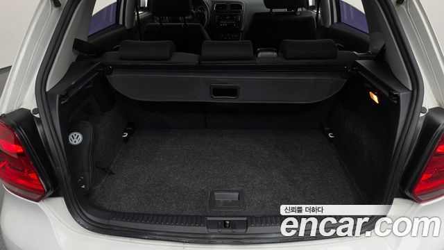 Volkswagen Polo 1.6 TDI R-Line 5th 2014 — фото 20