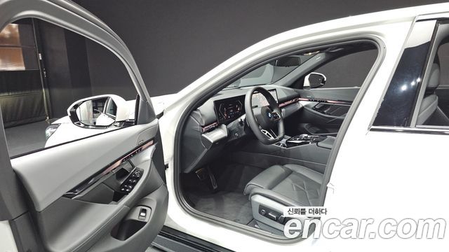 BMW 5 Series (G60) 530i xDrive M Sport 2026 — фото 10