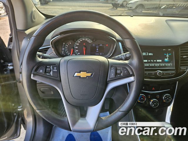 Chevrolet Trax 1.4 Premier 2019 — фото 17